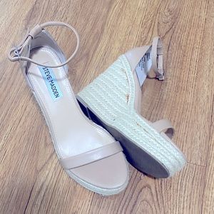 Steve Madden Beige Platform Opened Toes Shoes size 6